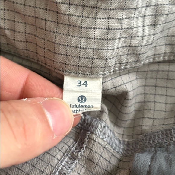 Lululemon grey w/black Plaid Flat Front Chino Gray Shorts Mens Inseam 10 Size 31 - Picture 9 of 12